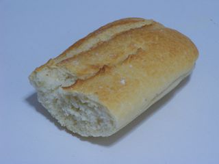 Un trozo de pan.