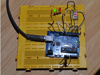 Proyecto de electrónica con microcontrolador: termómetro animado - SGCG