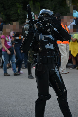 Soldado imperial con armadura negra.